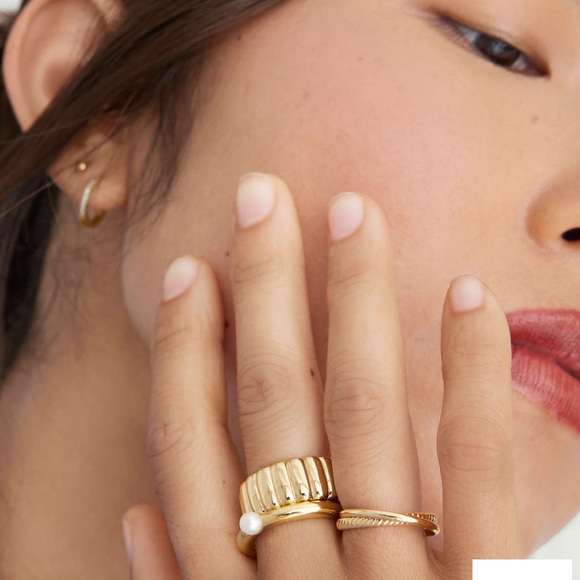 Mejuri Pearl Stacker Ring - Picture 5 of 5